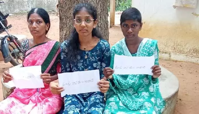 బంధువులు కాదు.. రాబందులు.. దాతలు చేసిన సహాయం దండుకున్న వైనం బంధువులు కాదు.. రాబందులు.. దాతలు చేసిన సహాయం దండుకున్న వైనం