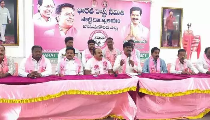 గోదావరి బనకచర్ల ప్రాజెక్టు వల్ల వరంగల్ జిల్లా ఎడారిగా మారే ప్రమాదం : పెద్ది సుదర్శన్ రెడ్డి గోదావరి బనకచర్ల ప్రాజెక్టు వల్ల వరంగల్ జిల్లా ఎడారిగా మారే ప్రమాదం : పెద్ది సుదర్శన్ రెడ్డి