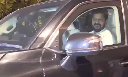 ఢిల్లీకి బయలుదేరిన సీఎం రేవంత్.. బనకచర్లపై కేంద్ర మంత్రితో కీలక భేటీ