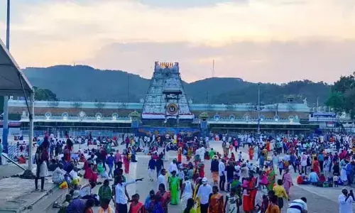 నేడు తిరుమలలో భక్తుల రద్దీ ఎలా ఉందంటే?