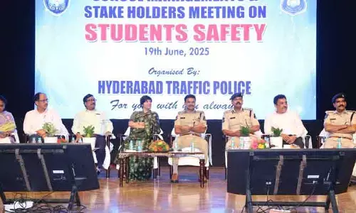 ఓవర్ లోడ్ ఆటోలలో విద్యార్ధులను పంపకండి..