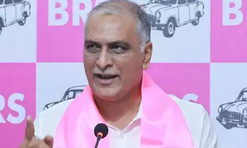 రాజకీయాలు పక్కనబెట్టి ముందు వారి సమస్య తీర్చు.. CM రేవంత్‌కు హరీశ్ రావు విజ్ఞప్తి