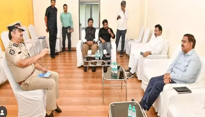 యోగాంధ్రకు ప్రత్యేక బస్సులు ఏర్పాటు.. మంత్రి నారాయణ వెల్లడి యోగాంధ్రకు ప్రత్యేక బస్సులు ఏర్పాటు.. మంత్రి నారాయణ వెల్లడి