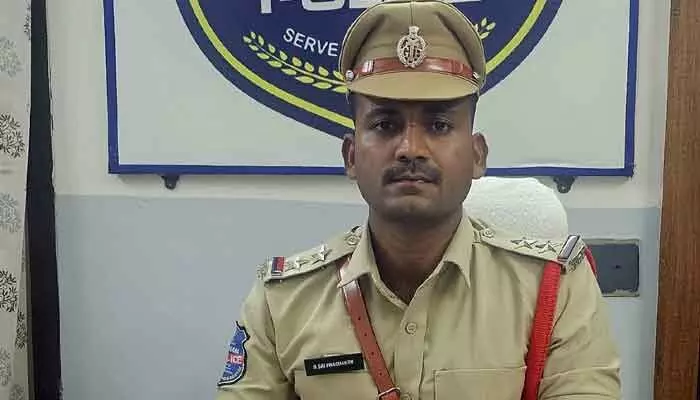 హాలియా ఎస్సైగా సాయి ప్రశాంత్ బాధ్యతల స్వీకరణ హాలియా ఎస్సైగా సాయి ప్రశాంత్ బాధ్యతల స్వీకరణ