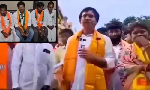 నేను ఎస్సీ అని చెప్పడంతో కిందనే ఆపేశారు..దళిత సర్పంచ్ ఆవేదన