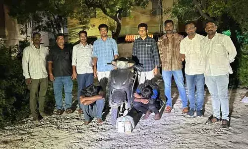 1.5 కేజీల డ్రై గంజా స్వాధీనం.. ఇద్దరు అరెస్ట్