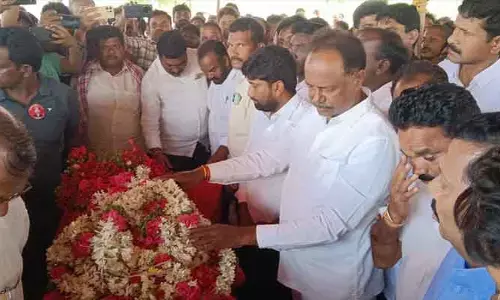 మావోయిస్ట్ పార్టీ అగ్రనేత గ‌ణేష్‌కు క‌న్నీటి వీడ్కోలు..! స్వ‌గ్రామంలో ముగిసిన అంత్య‌క్రియ‌లు