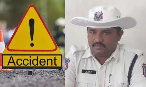 ఆగి ఉన్న టిప్పర్‌ను ఢీకొట్టిన బైక్‌.. ట్రాఫిక్‌ కానిస్టేబుల్‌ మృతి