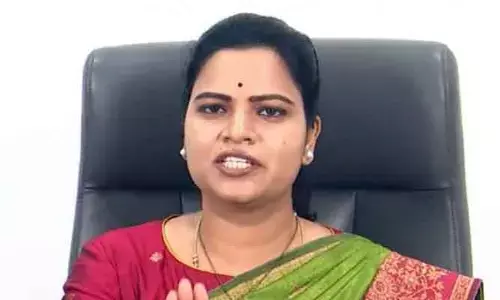 Breaking: మాజీ మంత్రి విడదల రజినిపై దాడికి యత్నం.. ఉద్రిక్తత