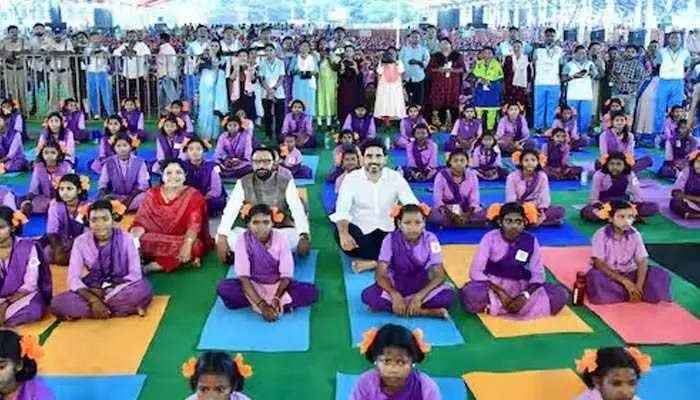 ‘యోగా అంటే కేవలం ఆసనాలే కాదు’.. మంత్రి లోకేష్ కీలక వ్యాఖ్యలు ‘యోగా అంటే కేవలం ఆసనాలే కాదు’.. మంత్రి లోకేష్ కీలక వ్యాఖ్యలు