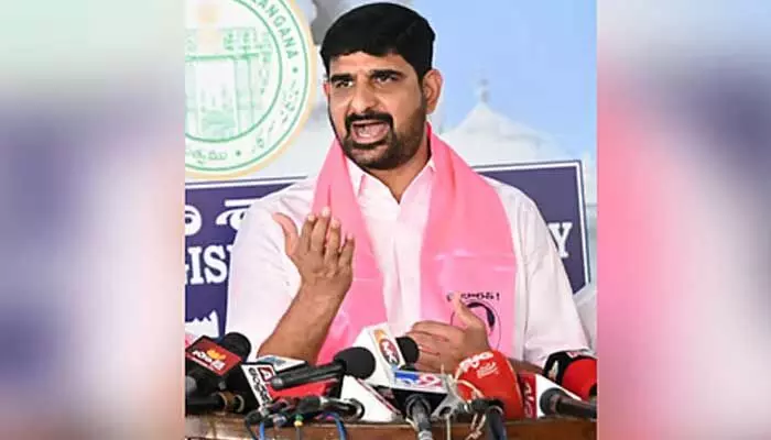 రేపు మీడియా ముందు వస్తా.. అందరి లెక్కలు తేలుస్తా: కౌశిక్ రెడ్డి సంచలన వ్యాఖ్యలు రేపు మీడియా ముందు వస్తా.. అందరి లెక్కలు తేలుస్తా: కౌశిక్ రెడ్డి సంచలన వ్యాఖ్యలు