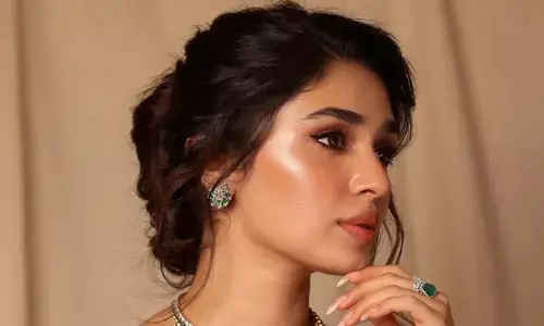 krithi.shetty: కనిపించి కనిపించని ఎద, నడుము అందాలతో కాకరేపుతోన్న కుర్ర హీరోయిన్.. లుకింగ్ గార్జియస్ అంటూ ఫ్యాన్స్ కామెంట్స్