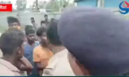మూడేళ్లుగా ఎఫైర్.. గదిలో బట్టలు విప్పి ఉండగానే.. రెడ్ హ్యాండెడ్‌‌గా పట్టుకున్న గ్రామస్తులు.. అలాగే చెట్టుకు కట్టేసి..(వీడియో)