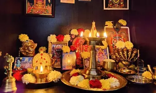 ఇంట్లో ఎవరైనా చనిపోతే ఏడాది వరకూ పూజలు చేయకూడదంటారు ఎందుకు?