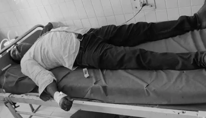 తంగళ్లపల్లిలో కలకలం.. స్టేషన్ ఆవరణలో వ్యక్తి ఆత్మహత్యాయత్నం తంగళ్లపల్లిలో కలకలం.. స్టేషన్ ఆవరణలో వ్యక్తి ఆత్మహత్యాయత్నం