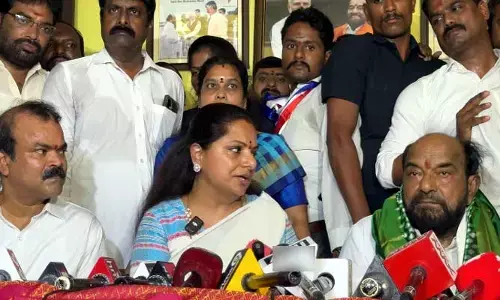 Kavitha: అందుకోసమే ఆర్ కృష్ణయ్య మద్దతు కోరడానికి వచ్చా.. ఎమ్మెల్సీ కవిత కీలక వ్యాఖ్యలు