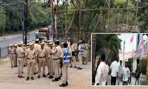 Telangana Bhavan: తెలంగాణ భవన్ ఎదుట భారీగా పోలీసులు.. ఎందుకు వచ్చారంటే?