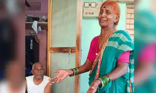 మాటల్లో పెట్టి కొట్టేశాడు..! వృద్ధురాలి నుండి మూడు తులాల పుస్తెల తాడు చోరీ