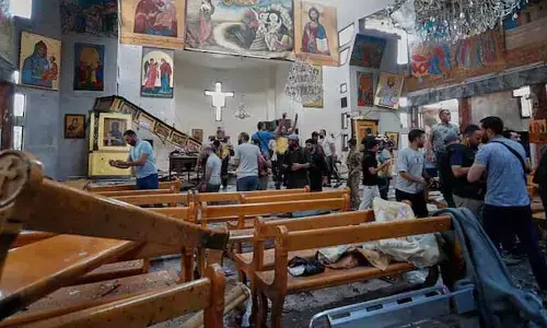 చర్చిలో సూసైడ్ బాంబ్ బ్లాస్ట్.. 13 మంది మృతి