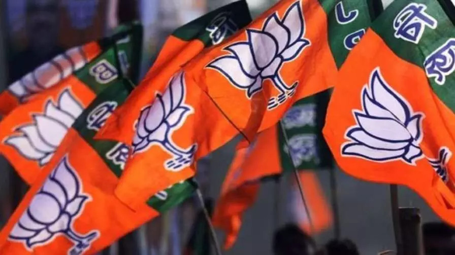 అసెంబ్లీ నుండి నలుగురు బీజేపీ ఎమ్మెల్యేలు సస్పెండ్! అసెంబ్లీ నుండి నలుగురు బీజేపీ ఎమ్మెల్యేలు సస్పెండ్!