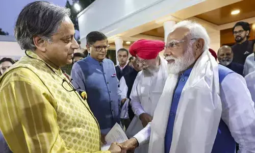 Shashi Tharoor: ప్రధాని మోడీ భారత దేశ ఆస్తి.. కాంగ్రెస్ ఎంపీ శశిథరూర్ ప్రశంసలు