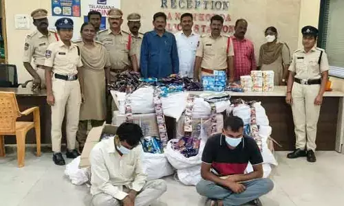 నిషేధిత పొగాకు ఉత్పత్తులు పట్టివేత..