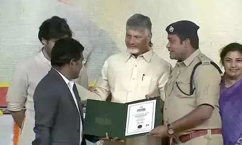 అరుదైన ఘనత సాధించిన అన్నమయ్య జిల్లా కలెక్టర్.. సీఎం అభినందనలు