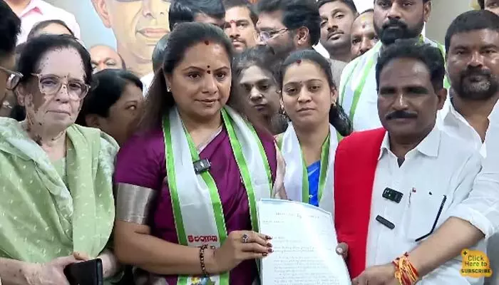 MLC Kavitha: కవితకు సీపీఎం సంపూర్ణ మద్ధతు.. జాన్వెస్లీతో బీఆర్ఎస్ ఎమ్మెల్సీ భేటీ MLC Kavitha: కవితకు సీపీఎం సంపూర్ణ మద్ధతు.. జాన్వెస్లీతో బీఆర్ఎస్ ఎమ్మెల్సీ భేటీ