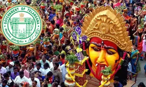 జంట నగరాల్లో బోనాల ఉత్సవాలు.. పట్టు వస్త్రాలు సమర్పించే ప్రముఖులు వీళ్లే