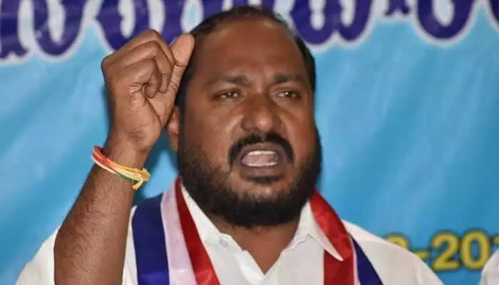 హైకోర్టు ఇచ్చిన గడువుకు ముందే బీసీ రిజర్వేషన్లు అమలు చేయాలి: జాజుల శ్రీనివాస్ గౌడ్ హైకోర్టు ఇచ్చిన గడువుకు ముందే బీసీ రిజర్వేషన్లు అమలు చేయాలి: జాజుల శ్రీనివాస్ గౌడ్
