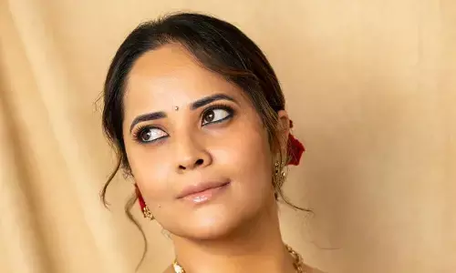హాట్ న్యూస్.. యాంకర్ అనసూయ ఫోన్ ట్యాప్.. వెలుగులోకి సంచలన విషయాలు..