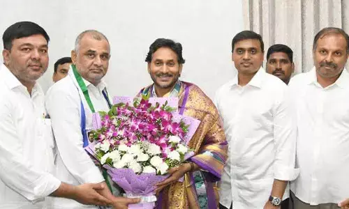 టీడీపీకి బిగ్ షాక్.. వైసీపీలో చేరిన సుగవాసి బాల సుబ్రహ్మణ్యం
