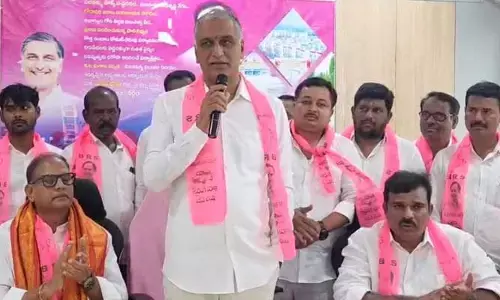 Harish Rao: మహేశ్ కుమార్ గౌడ్ నోరు అదుపులో పెట్టుకో..  హరీశ్ రావు వార్నింగ్