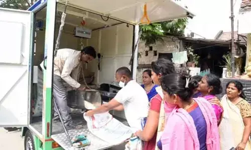 రేషన్ డోర్ డెలివరీపై ఏపీ సర్కార్ కీలక నిర్ణయం.. వారికి నేటి నుంచే పంపిణీ