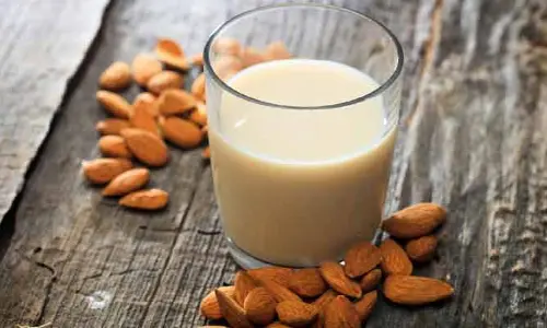 Health Tips : బాదం పాలు ఆరోగ్యానికి మంచిదే కానీ.. అతిగా తీసుకున్నా నష్టమే!