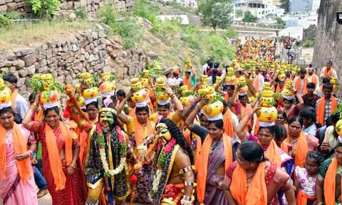 తెలంగాణలో బోనాల పండుగ ప్రారంభం (PHOTOS)