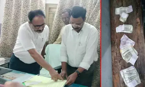 చలానా కన్నా ఎక్కువ వసూళ్లు.. సబ్‌రిజిస్ట్రార్ ఆఫీసులో ఏసీబీ దాడులు..