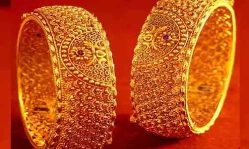 Today Gold Rates: నేడు బంగారం ధరలు ఎలా ఉన్నాయంటే..?