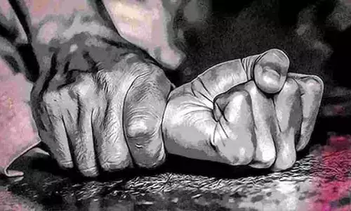 దారుణం.. కోడలిపై మామ అత్యాచారం.. అత్త సాయంతో ఇంటి బయట పాతిపెట్టి..!