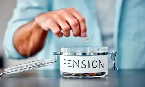 పెన్షనర్లను విభజించొద్దు!