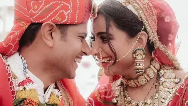 భర్తతో ఐశ్వర్య విడాకులు.. క్లారిటీ ఇస్తూ స్టేట్మెంట్ రిలీజ్.. నేను వీక్ కాదంటూ..
