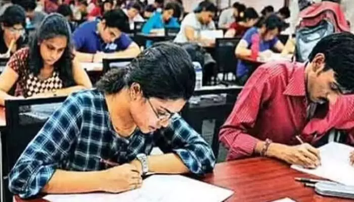 విద్యార్థులకు అలర్ట్.. పాలిసెట్ కౌన్సెలింగ్ ఎప్పటి నుంచంటే? విద్యార్థులకు అలర్ట్.. పాలిసెట్ కౌన్సెలింగ్ ఎప్పటి నుంచంటే?