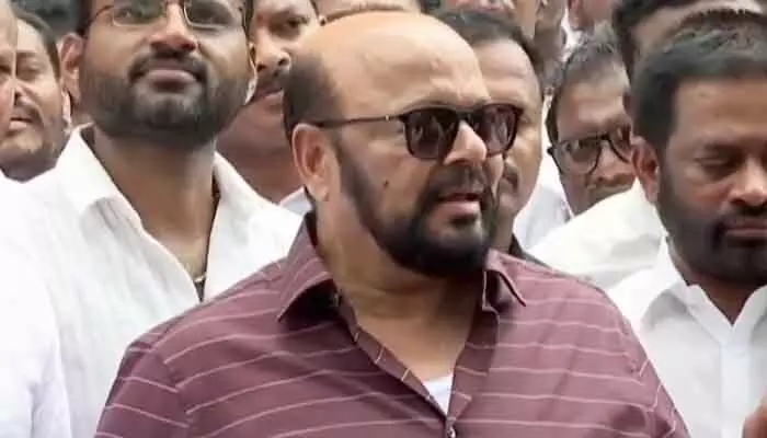 నన్ను రెచ్చగొట్టొద్దు.. చావుకు భయపడను: కొండా మురళి సెన్సేషనల్ కామెంట్ నన్ను రెచ్చగొట్టొద్దు.. చావుకు భయపడను: కొండా మురళి సెన్సేషనల్ కామెంట్