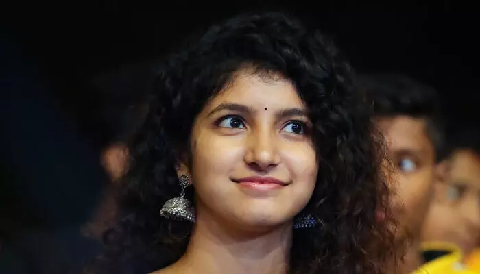 తెలుగులో ఒక్క సినిమా తీయని తమిళ బ్యూటీ.. తెలుగులో స్పీచ్ ఇవ్వడంతో నీకోసమైనా మూవీ చూస్తామంటున్న నెటిజన్లు తెలుగులో ఒక్క సినిమా తీయని తమిళ బ్యూటీ.. తెలుగులో స్పీచ్ ఇవ్వడంతో నీకోసమైనా మూవీ చూస్తామంటున్న నెటిజన్లు