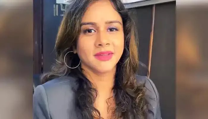 న్యూస్ యాంకర్ స్వేచ్ఛ ఆత్మహత్య.. సంచలనం రేపుతున్న దర్శకుడి పోస్ట్..