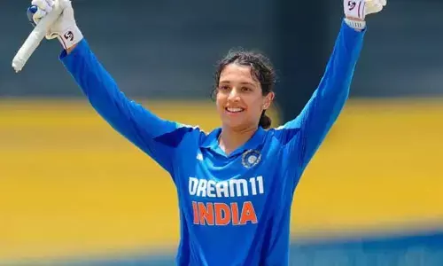 స్మృతి మంధాన సూపర్ సెంచరీ.. భారీ స్కోరు దిశగా టీమిండియా