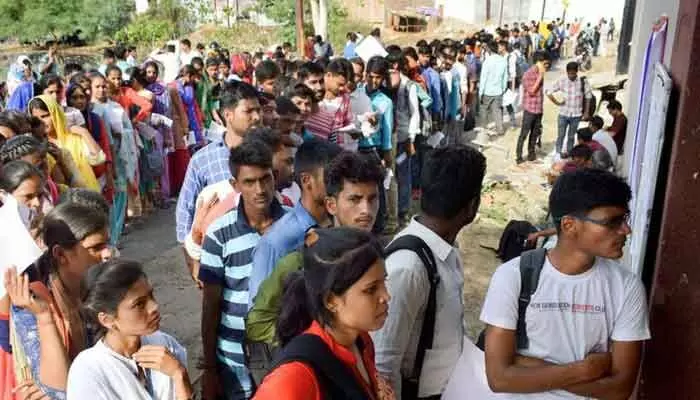 డీఎస్సీ అభ్యర్థులకు బిగ్ అలర్ట్.. 1, 2న హాల్ టికెట్ల డౌన్లోడ్ డీఎస్సీ అభ్యర్థులకు బిగ్ అలర్ట్.. 1, 2న హాల్ టికెట్ల డౌన్లోడ్