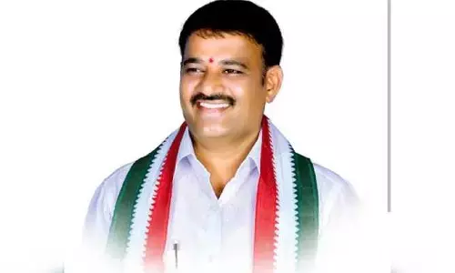 టీపీసీసీ చీఫ్ సంచలనం.. పార్టీ నుంచి కీలక నేత సస్పెండ్