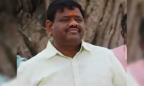 మాజీ సర్పంచ్‌పై దాడి కేసులో మాజీ జెడ్పీటీసీ భర్తపై అట్రాసిటీ కేసు