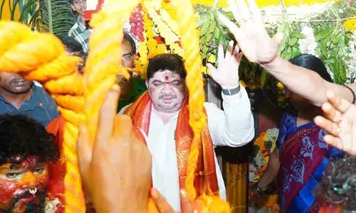 సికింద్రాబాద్ ఉజ్జయిని మహంకాళీ అమ్మవారికి వైభవంగా ఘటోత్సవాలు
